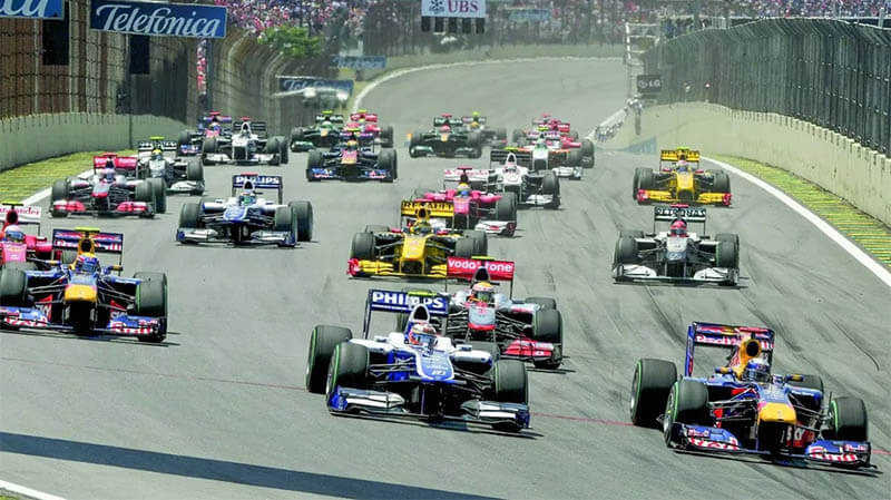 Ферстаппен: «Формула-1 должна вернуться к машинам 2010 года»