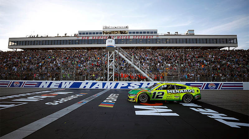 Блэйни выиграл гонку NASCAR в Лаудоне и прошел в следующий раунд плей-офф