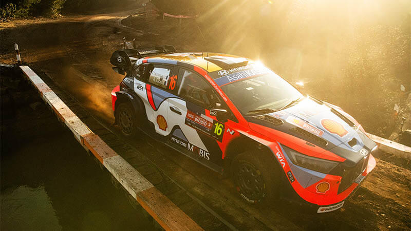 Фурмо лидирует на ралли WRC в Чили после очередной драмы для Тянака