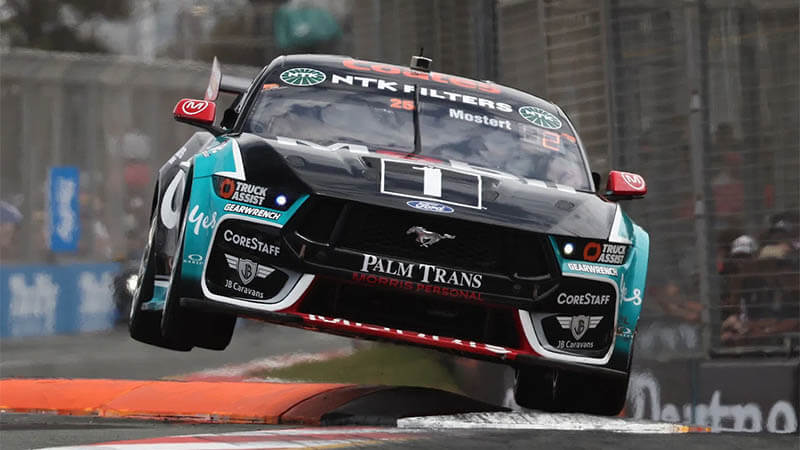 Chaz Mostert wau supercars Мостер вышел в полуфинал Supercars после потрясающей победы на Золотом побережье