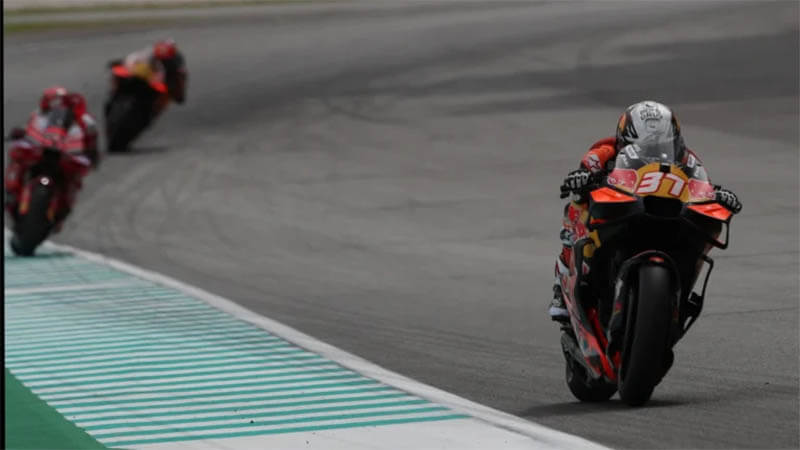 acosta fp2 malaysia ktm motogp Акоста быстрее всех во второй тренировке в Сепанге