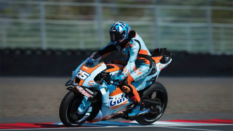 Рауль Фернандес одержал первую победу в MotoGP, уверенно лидируя на острове Филлип