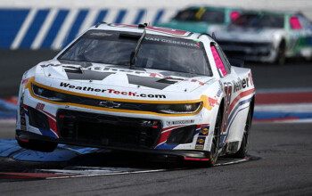 Ван Гисберген не оставил шансов остальным, выиграв гонку NASCAR в Шарлотте