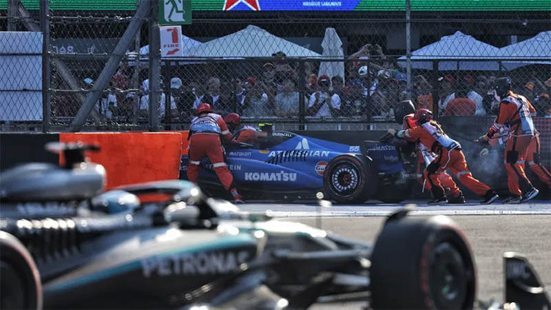 vsc f1 mexicogp race «Нет причин для этого!»: Жак Вильнёв раскритиковал «позорный» режим VSC в Мексике