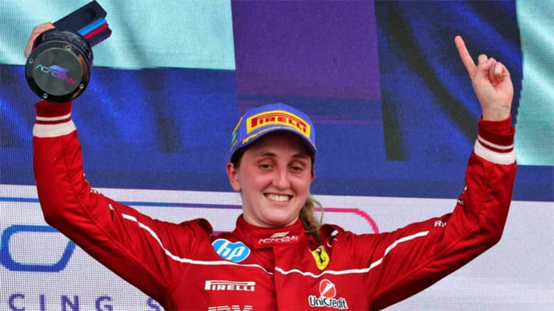 Войг вырвала победу на последнем круге второй гонки F1 Academy в Сингапуре