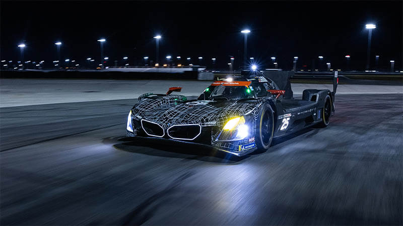 «BMW M Hybrid V8» не попадёт в руки клиентов даже в 2026 году