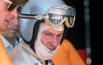 Могилы семьи Макларен осквернены в результате акта вандализма