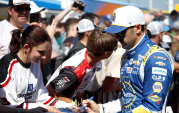 Эллиот признан самым популярным гонщиком Кубка NASCAR восьмой год подряд