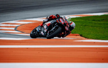 Беццекки возглавил победный дубль для «Aprilia» в Валенсии