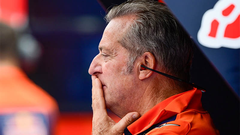 Ветеран MotoGP Эрве Поншараль: эмоциональное прощание после 45 лет