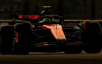 Норрис лидирует во второй тренировке Абу-Даби, Макс — 2-й, Оскар — лишь 11-й