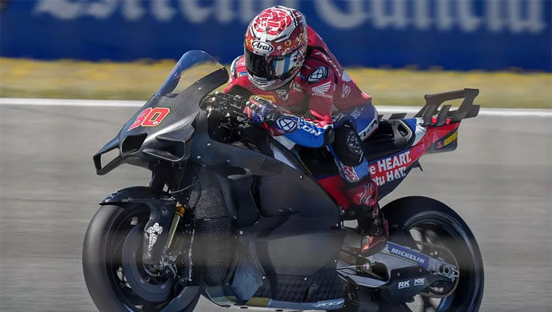 Дождь испортил дебют 850-кубового двигателя от «Honda» на тестах в Сепанге.