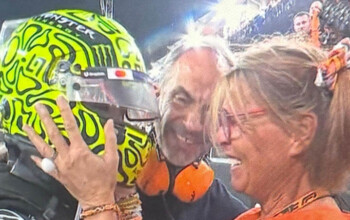 «Я не видела, как он рос»: мать Норриса о его пути к титулу Формулы-1