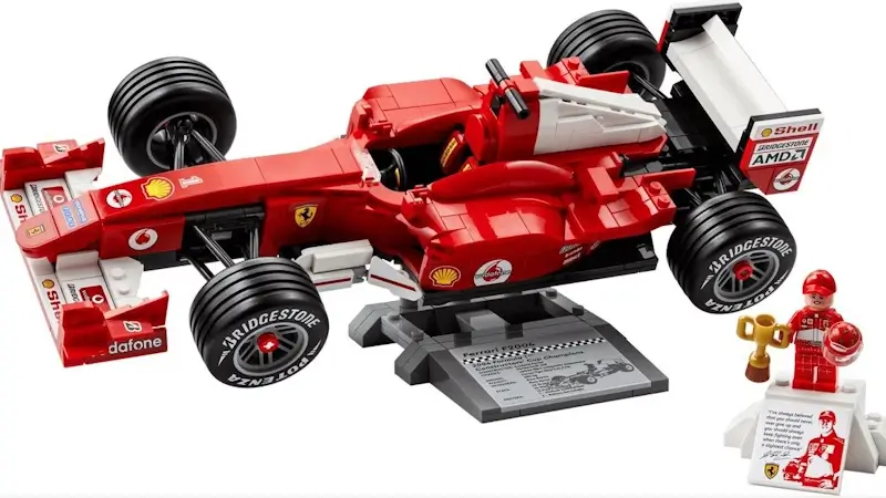 Выпущен новый набор LEGO Icons с Михаэлем Шумахером и «Ferrari F2004»