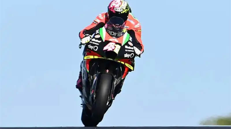 Алеш Эспаргаро выставил на аукцион мотоцикл «Aprilia» из MotoGP-2020 из своей личной коллекции