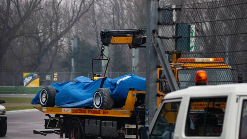 Линдблад вылетел с трассы на новеньком болиде «Racing Bulls» в Имоле