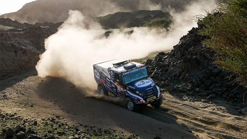 rally dakar MITCHEL VAN DEN BRINK iveco 1
