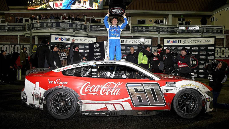 Прис, несмотря на непогоду и 18 стартовую позицию, одержал победу в гонке NASCAR Clash