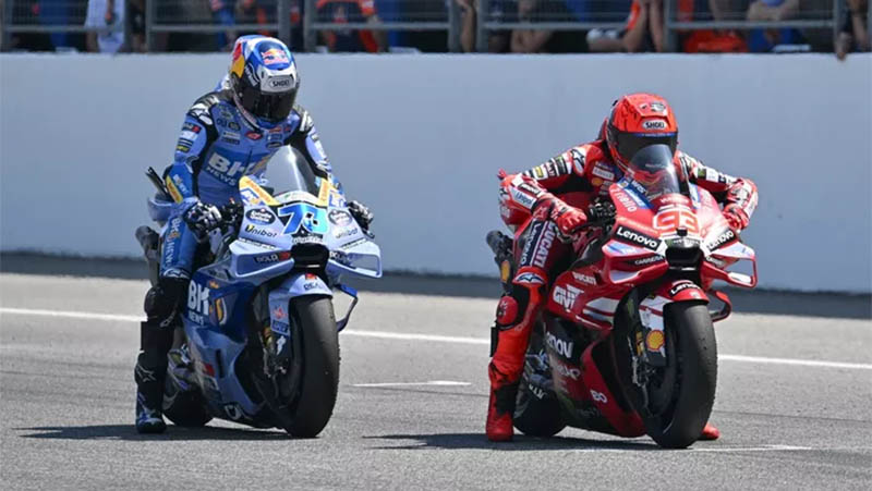 Алекс Маркес показал лучшее время в первый день тестов MotoGP в Бурираме, Марк дважды упал