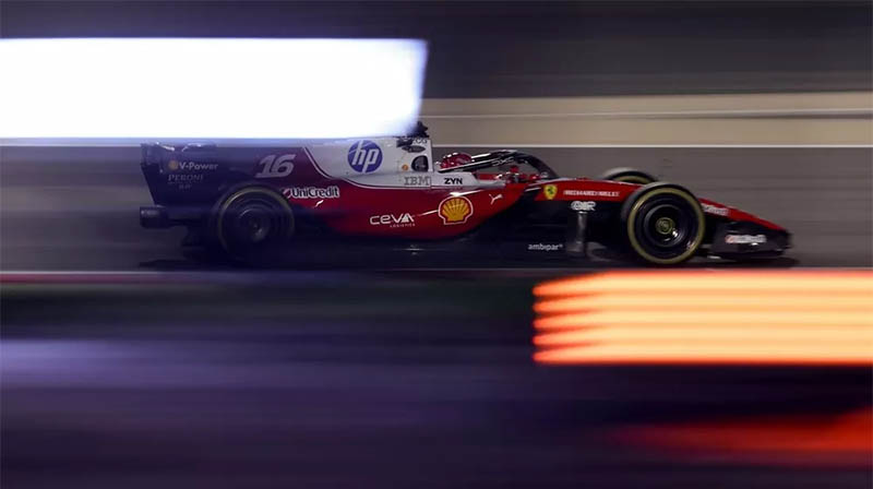 Леклер быстрее всех во второй день тестов Формулы-1 в Бахрейне