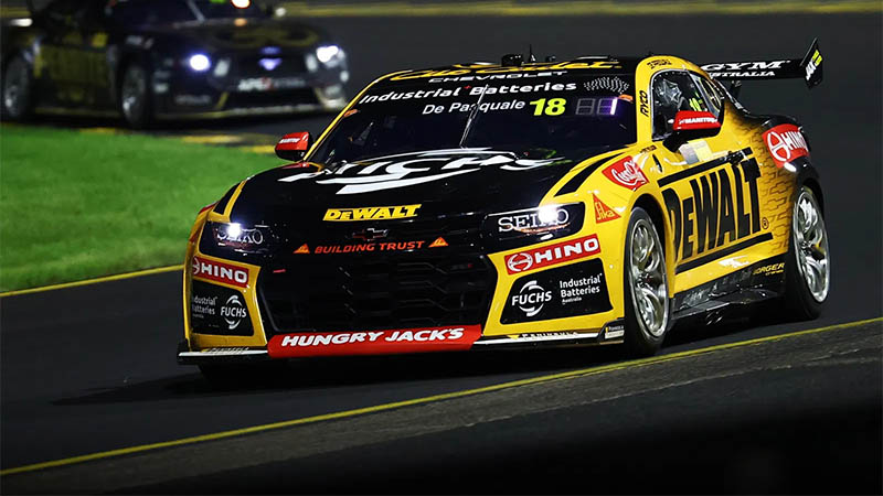 Де Паскуале стал победителем второй гонки этапа Supercars в Сиднее