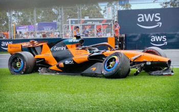 f1 mclaren piastri crash aus gp race