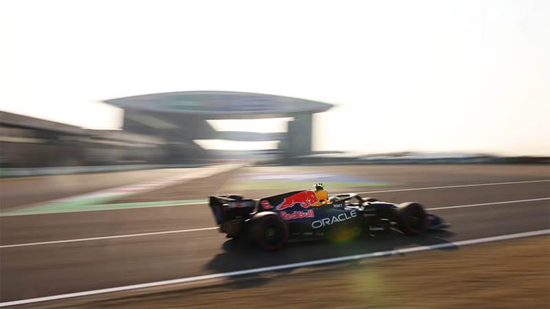 Хаджар, несмотря на разворот, финишировал в очках на Гран-при Китая