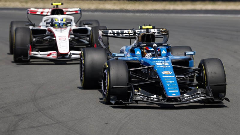 Сайнс принес первые очки для «Williams» в сезоне, Элбон не стартовал в Китае