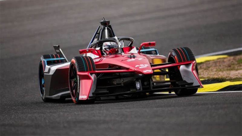 Кэссиди опередил Де Вриса и завоевал поул в Мадриде