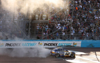 nascar penske blaney race phoenix