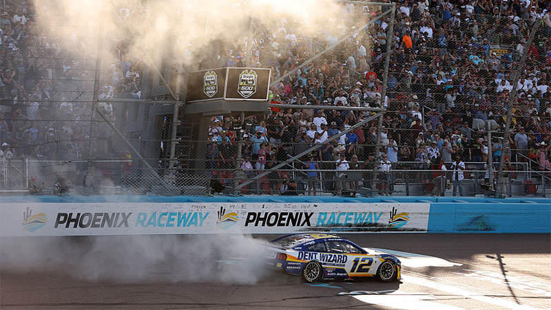 Блэйни прервал победную серию Реддика и выиграл гонку NASCAR в Финиксе