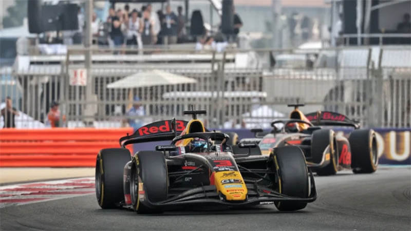 Цолов одержал уверенную победу в основной гонке Формулы-2 в Мельбурне