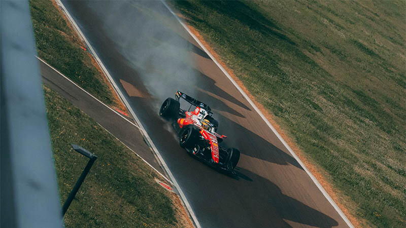 884 километра: как прошли дождевые тесты Хэмилтона во Фьорано