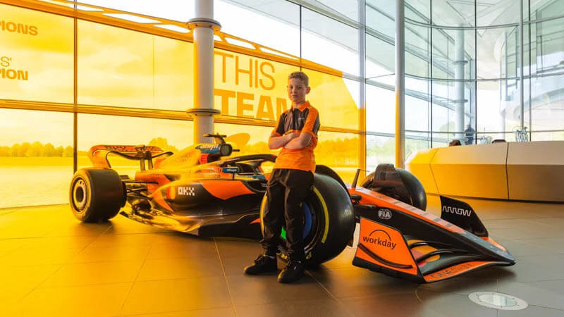 «McLaren» подписала контракт с 11-летним британским подростком