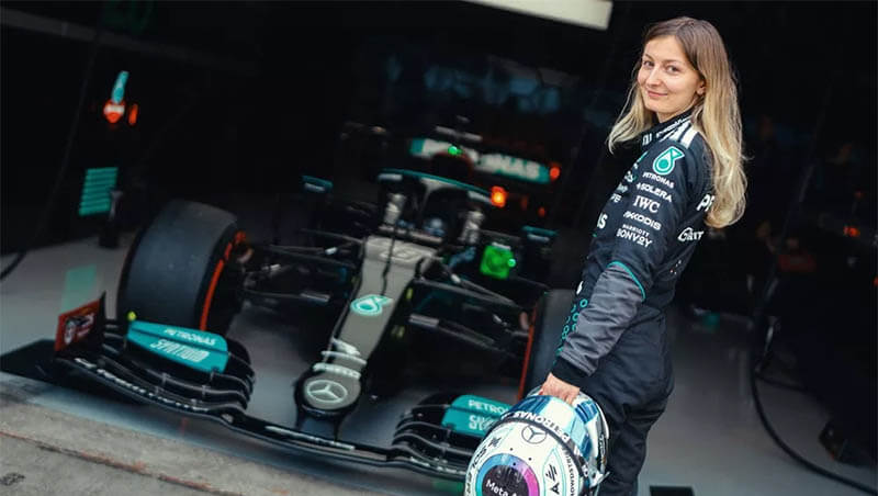 «Mercedes» вошла в историю благодаря тестам Формулы-1 с участием Пин