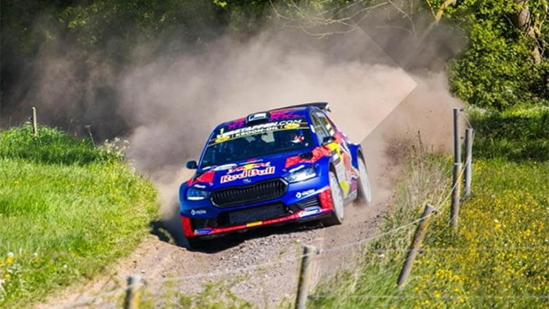 Удача улыбнулась Йосу Ферстаппену: экипаж избежал травм в серьезной аварии на ралли