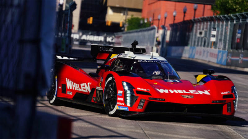Бамбер с «Cadillac» завоевал поул для гонки IMSA в Детройте