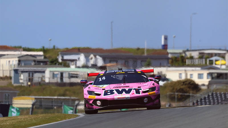 Кайроли выиграл первую гонку DTM в Зандворте