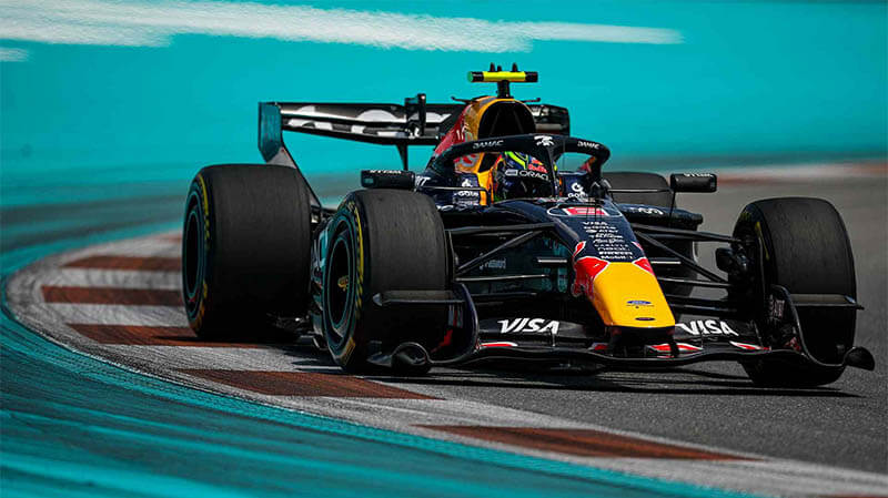 Мекис: «Red Bull» изобрел вращающееся заднее крыло еще до того, как увидела подобное у «Ferrari»