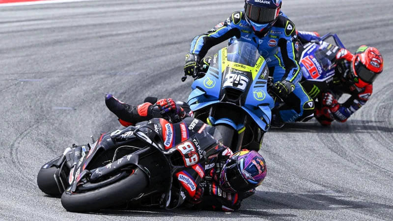 Мартин извинился перед «Aprilia» после гневной реакции в боксах на Гран-при Каталонии MotoGP