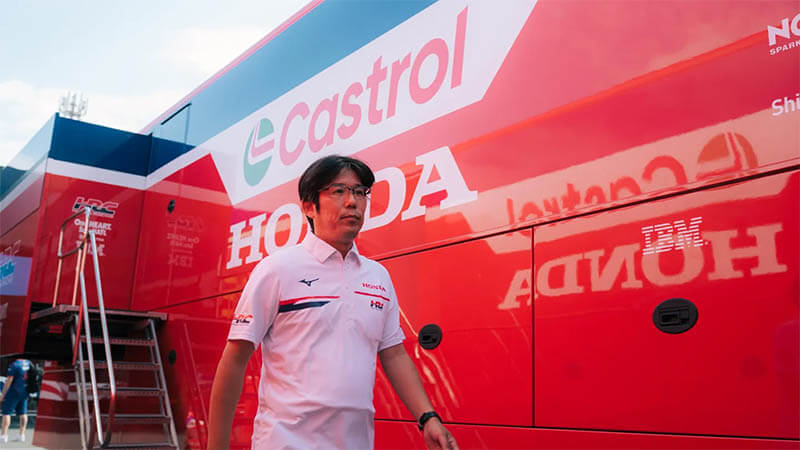 «Honda» представила нового руководителя команды MotoGP после ухода Пуига
