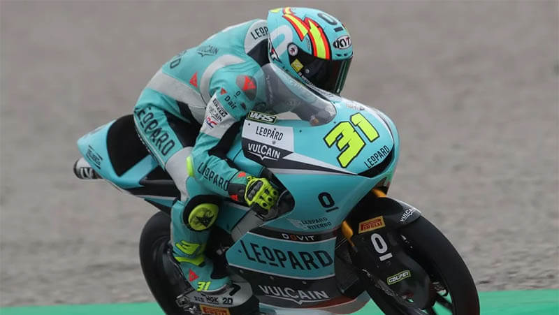 Гонщик Moto3 дисквалифицирован на шесть гонок из-за «признаков вмешательства в работу двигателя»