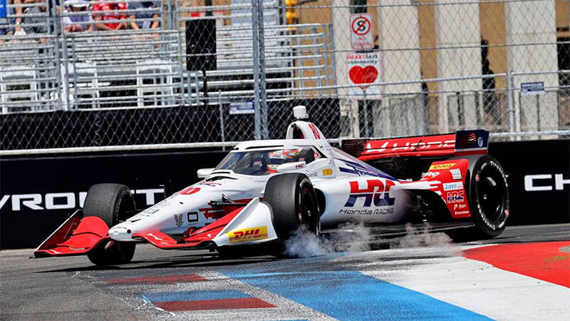 Палоу выстоял в хаотичной гонке IndyCar в Детройте, одержав четвертую победу в сезоне