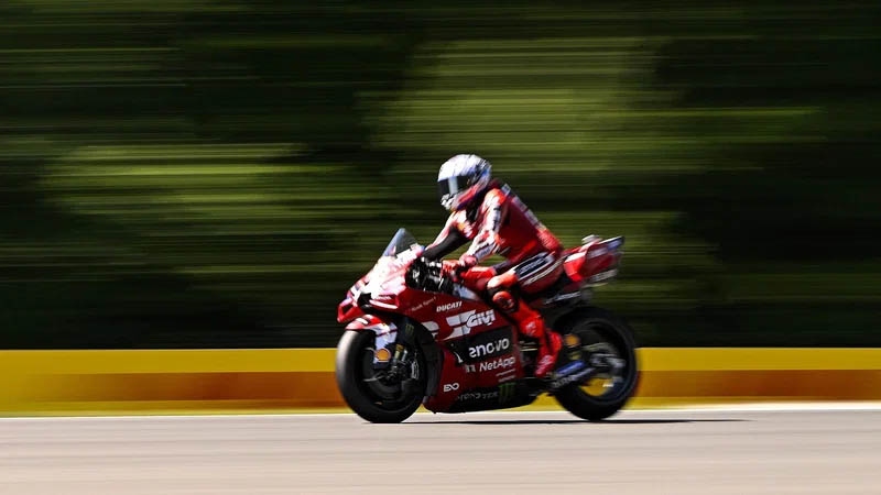 Марк Маркес задал темп в первой тренировке MotoGP в Брно