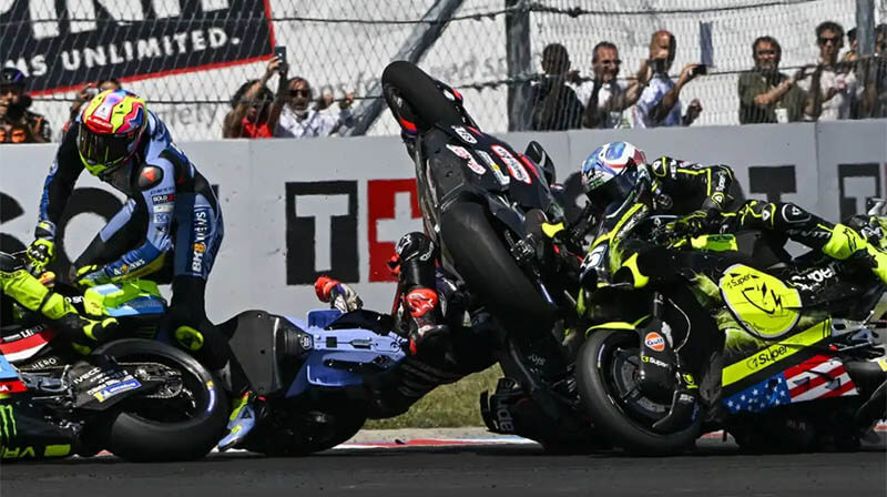 martin aprilia crash hungariangp race2 martin aprilia crash hungariangp race2