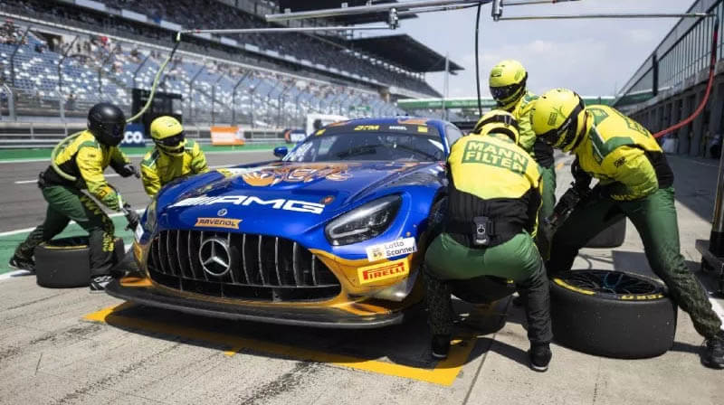 «Mercedes-AMG» оштрафована за оба пит-стопа: «затмение» лишило Энгеля лидерства в DTM