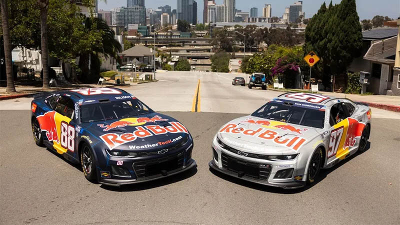«Red Bull» представила ливреи машин Ван Гисбергена и Зилиша для гонки NASCAR в Сан-Диего