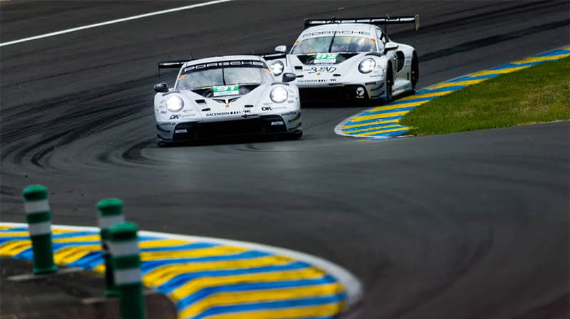 «Manthey Racing» провела непростые 24 часа Ле-Мане: Богуславский сошел после аварии Гювена, второй экипаж лишь 13-й