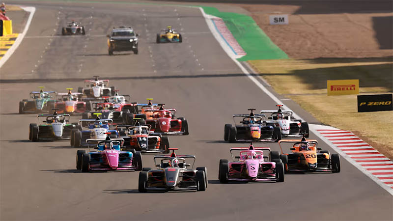 Фельбермайер одержала убедительную победу в первой гонке F1 Academy в Сильверстоуне