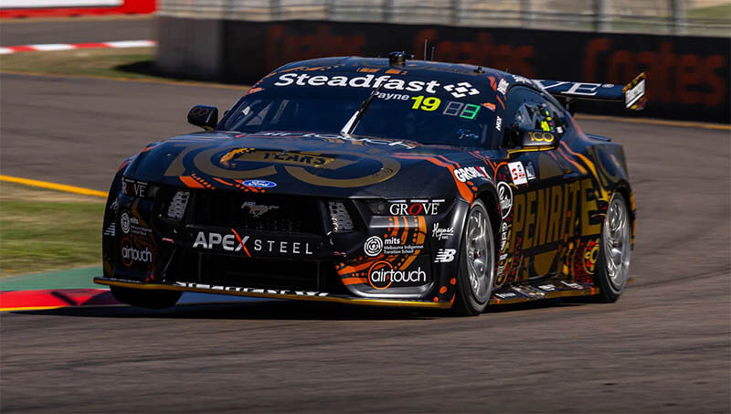 Пейн выиграл вторую гонку Supercars в Таунсвилле